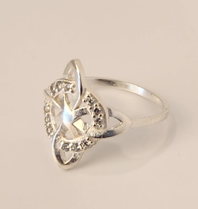 Anillo Nudo de Bruja