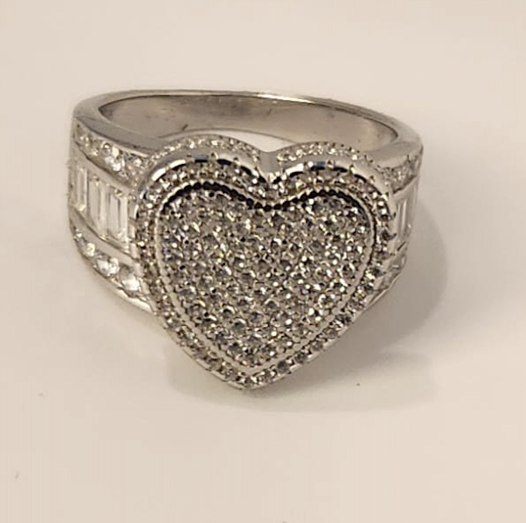 Anillo Corazon Circonias Incrustadas