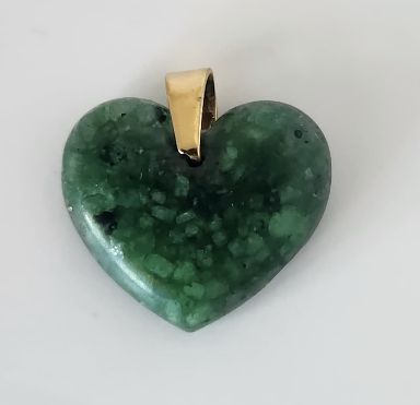 Dije Esmeralda Corazon Mediano Encapsulado en Recina